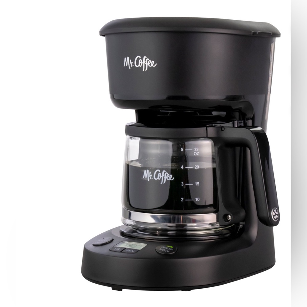 Hey yall i’m back on Poshmark, selling a Mr.Coffee, coffee maker
